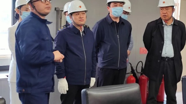 李晓军带队在稷山县开展安全生产专项调研