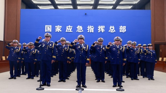 国家消防救援局开展重温习近平总书记重要  训词和入队誓词活动 王祥喜出席并领誓