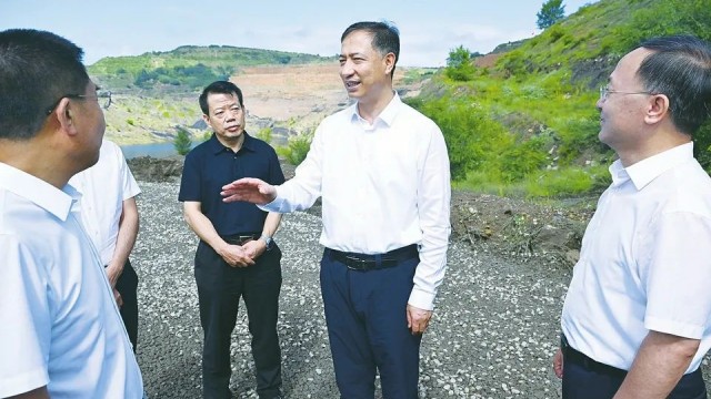 卢东亮在吕梁调研