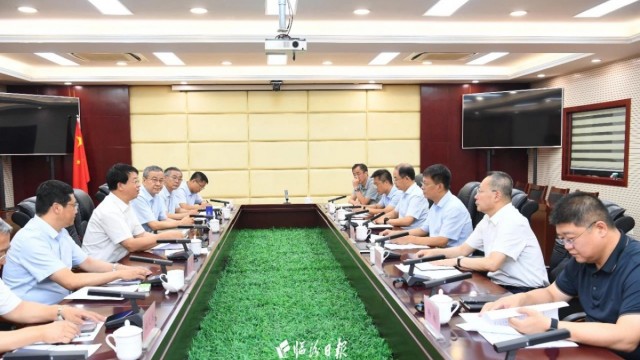 临汾市政府与省地质勘查局举行工作会谈 王延峰彭东晓出席